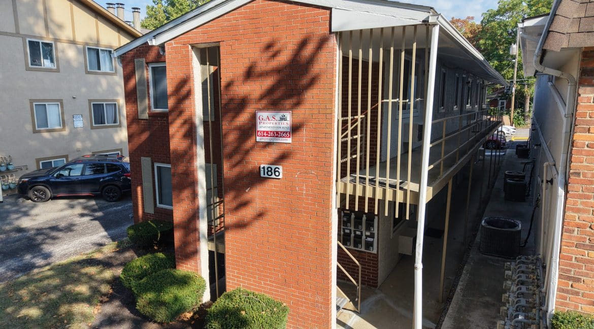 186 E. Norwich